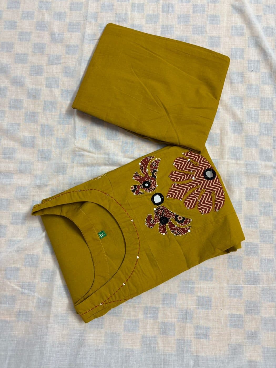 Mustard yellow set